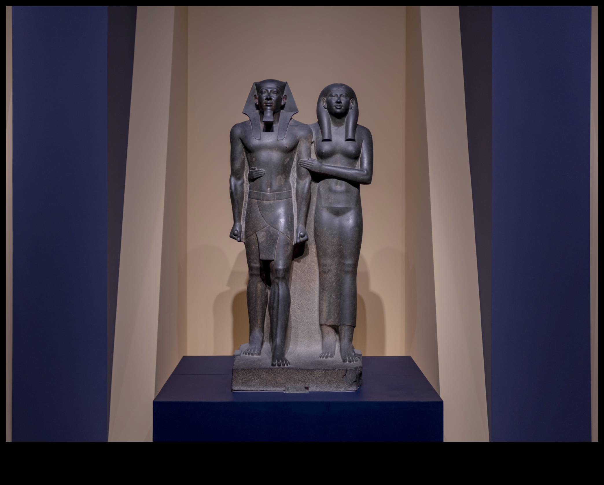 Ατενίζοντας την Αιωνιότητα: Η Διαχρονικότητα του Αρχαίου Καλλιτεχνικού Οράματος