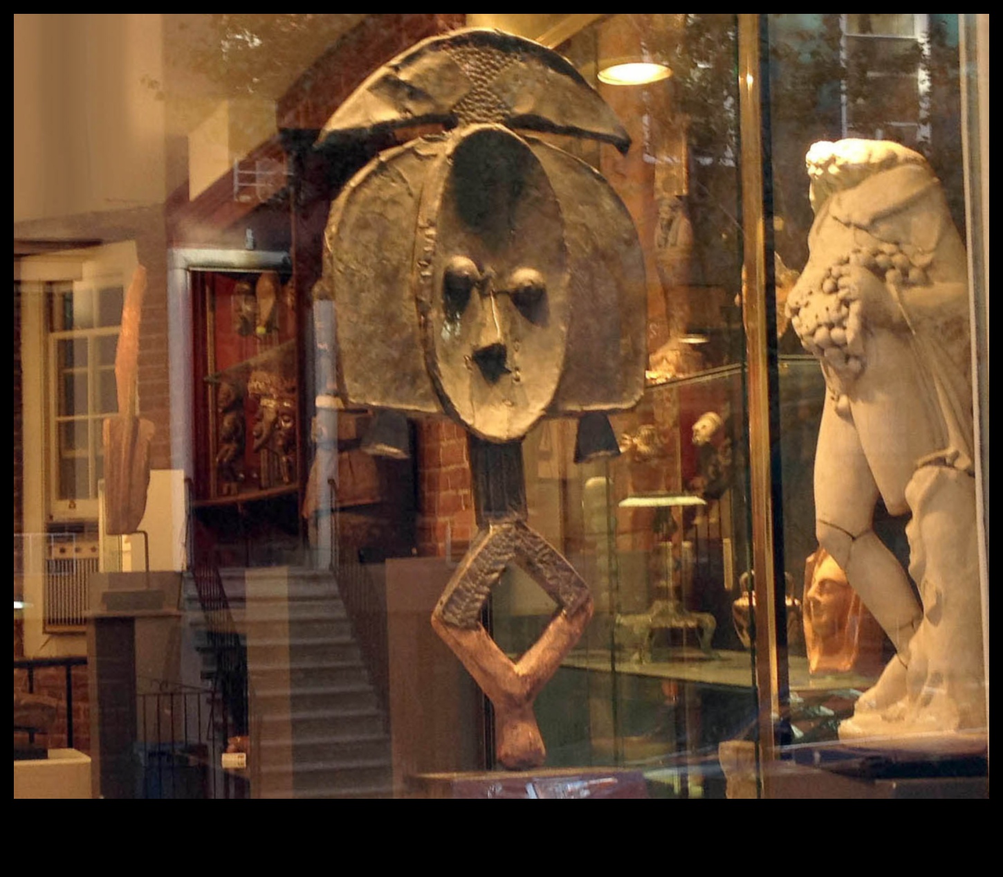 Ατενίζοντας την Αιωνιότητα: Η Διαχρονικότητα του Αρχαίου Καλλιτεχνικού Οράματος