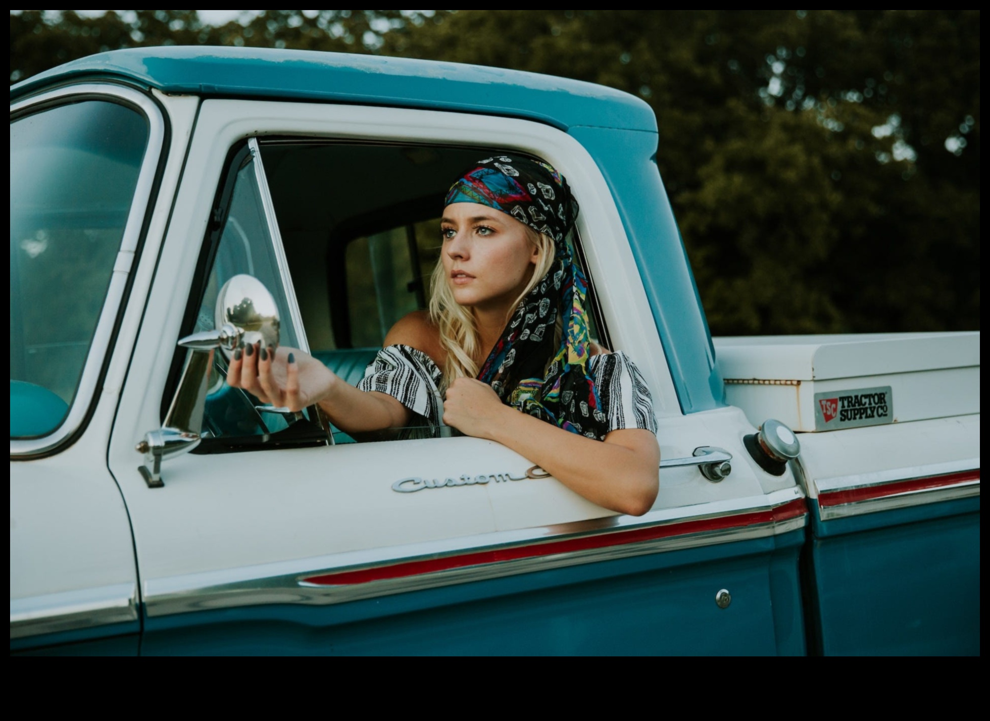 Retro Revival: Time-Travel Through Fashion Decades