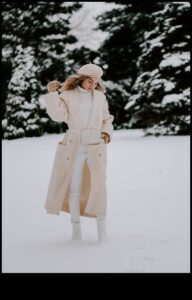 Snowfall Sensation: Κομψά χειμωνιάτικα ρούχα για παγωμένες μέρες