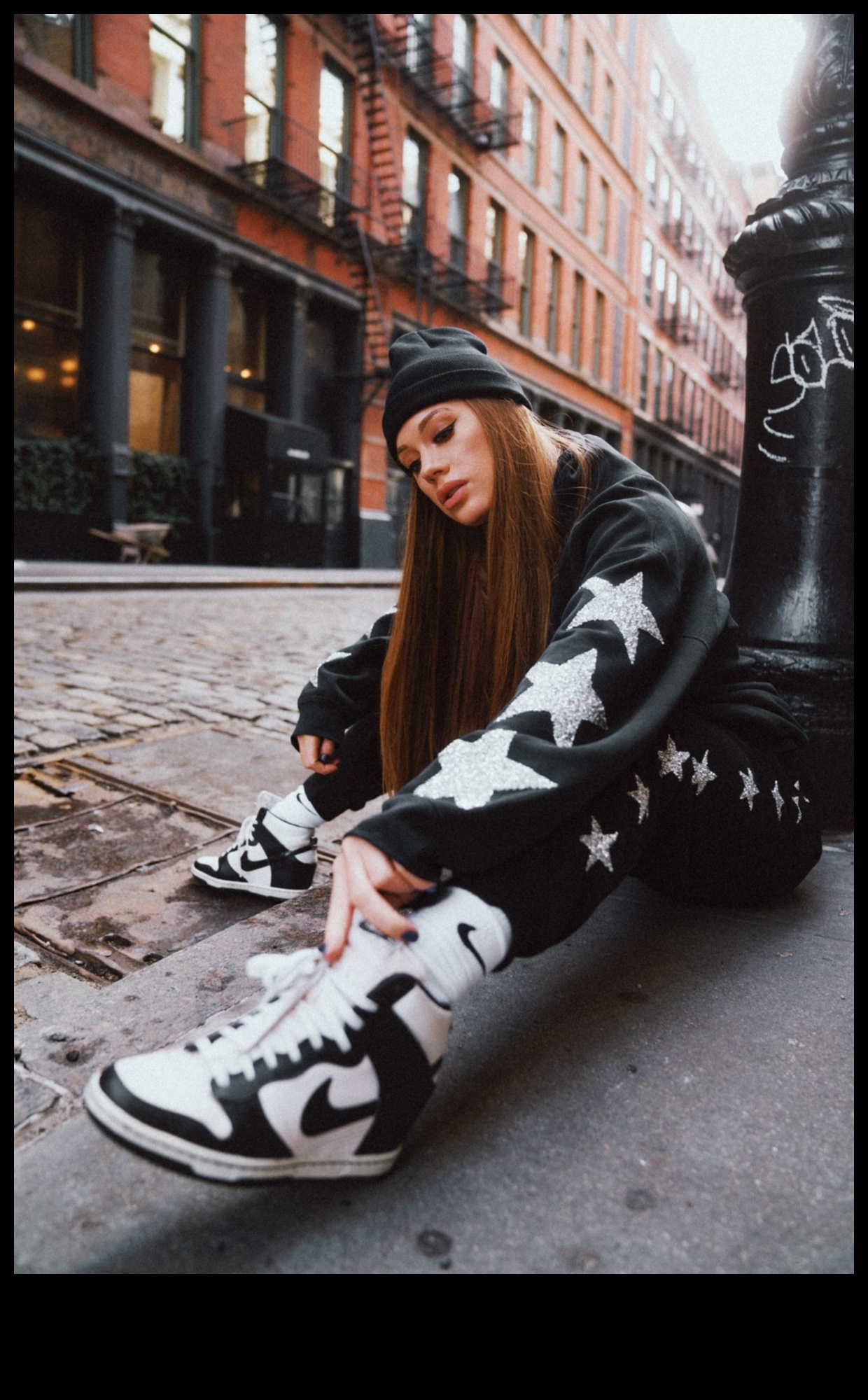 Streetwise Sophistication: Ανυψώστε το βλέμμα σας, χτυπήστε τους δρόμους